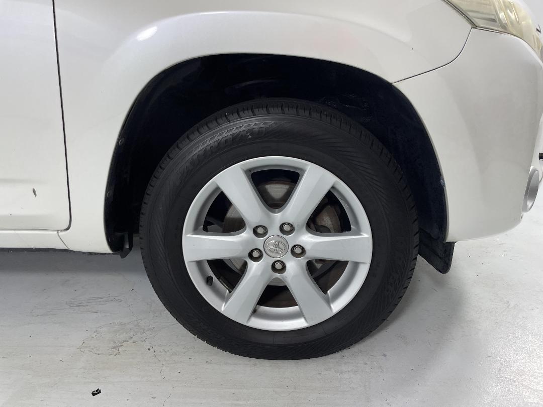 Photo '9' of Toyota Vanguard