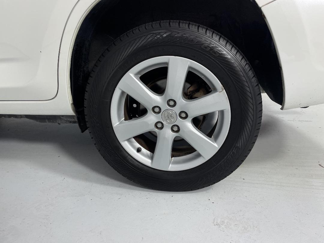 Photo '11' of Toyota Vanguard