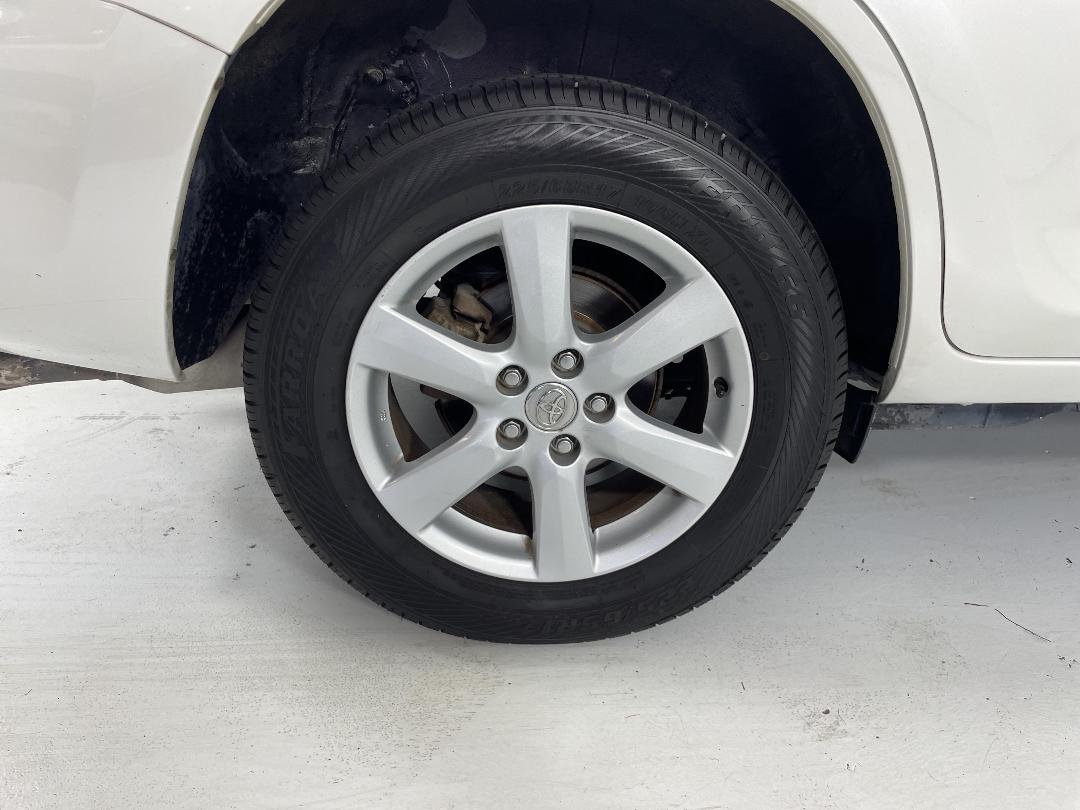 Photo '12' of Toyota Vanguard