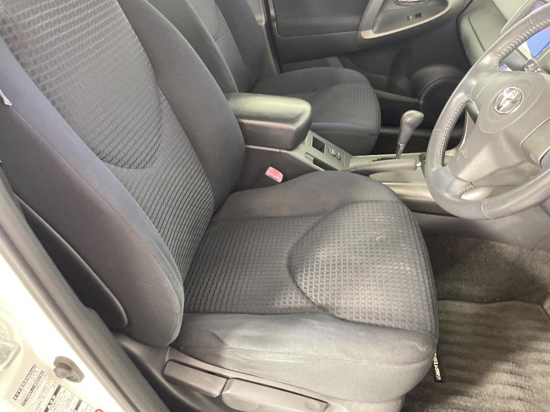 Photo '16' of Toyota Vanguard