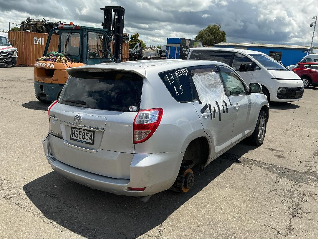 Photo '6' of Toyota Vanguard