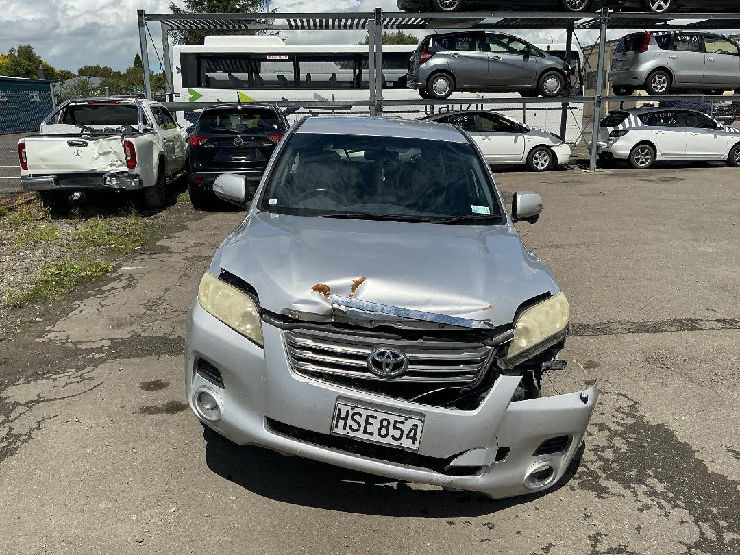 Photo '2' of Toyota Vanguard