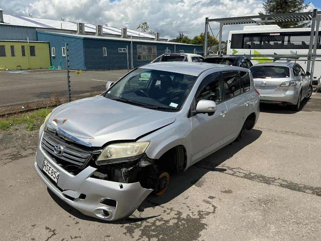 Photo '3' of Toyota Vanguard