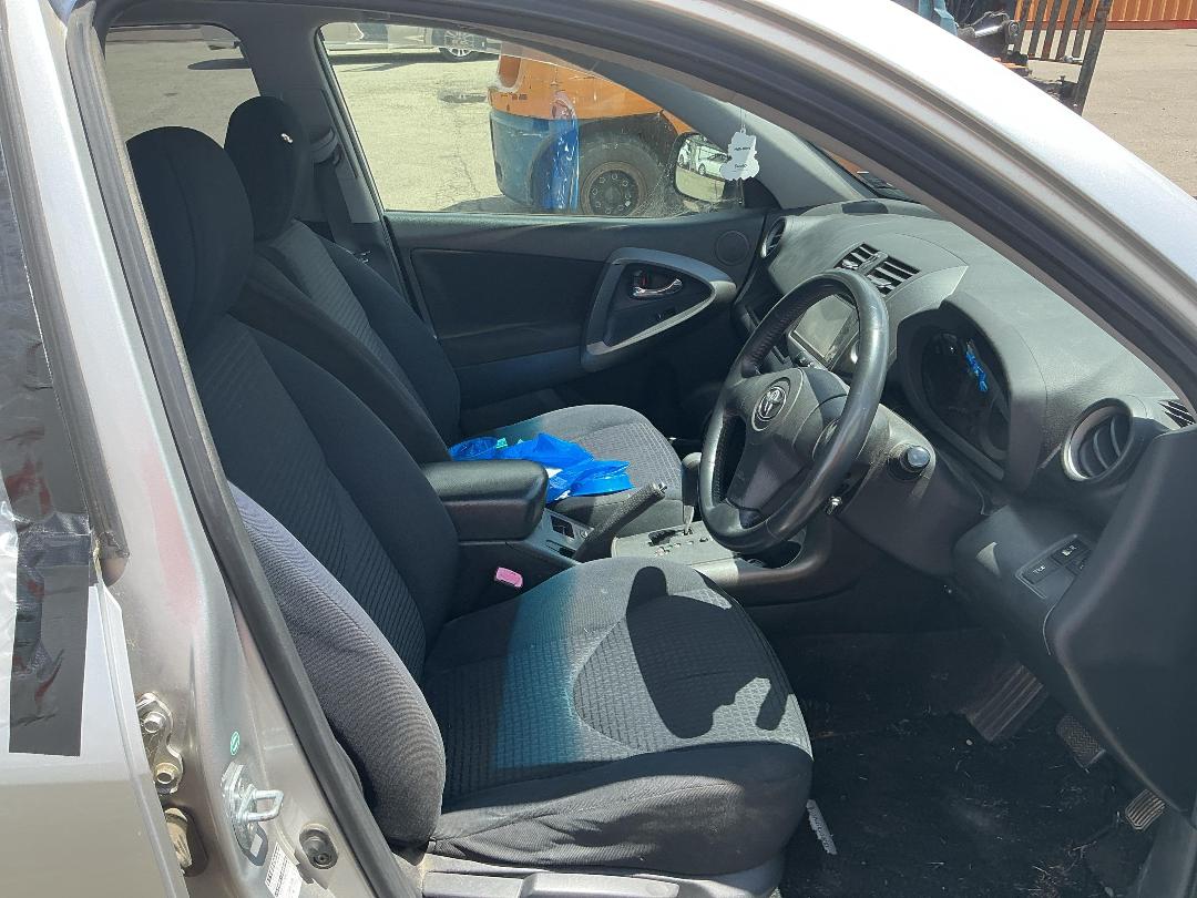 Photo '15' of Toyota Vanguard