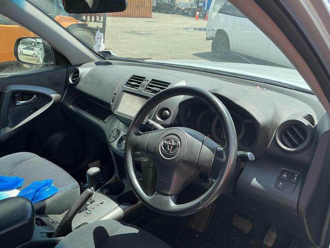 Photo '14' of Toyota Vanguard