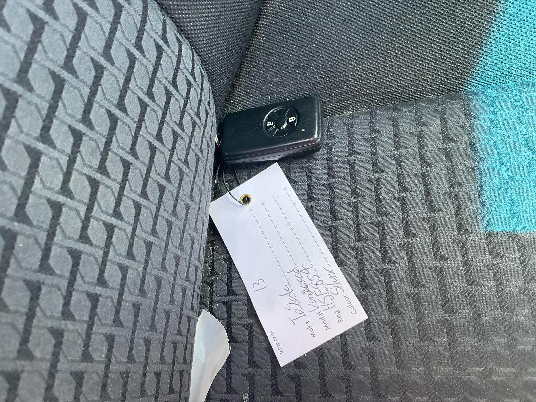 Photo '12' of Toyota Vanguard