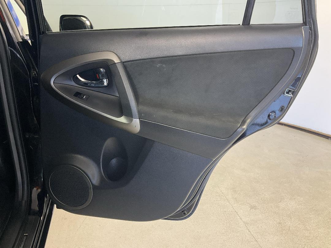 Photo '19' of Toyota Vanguard