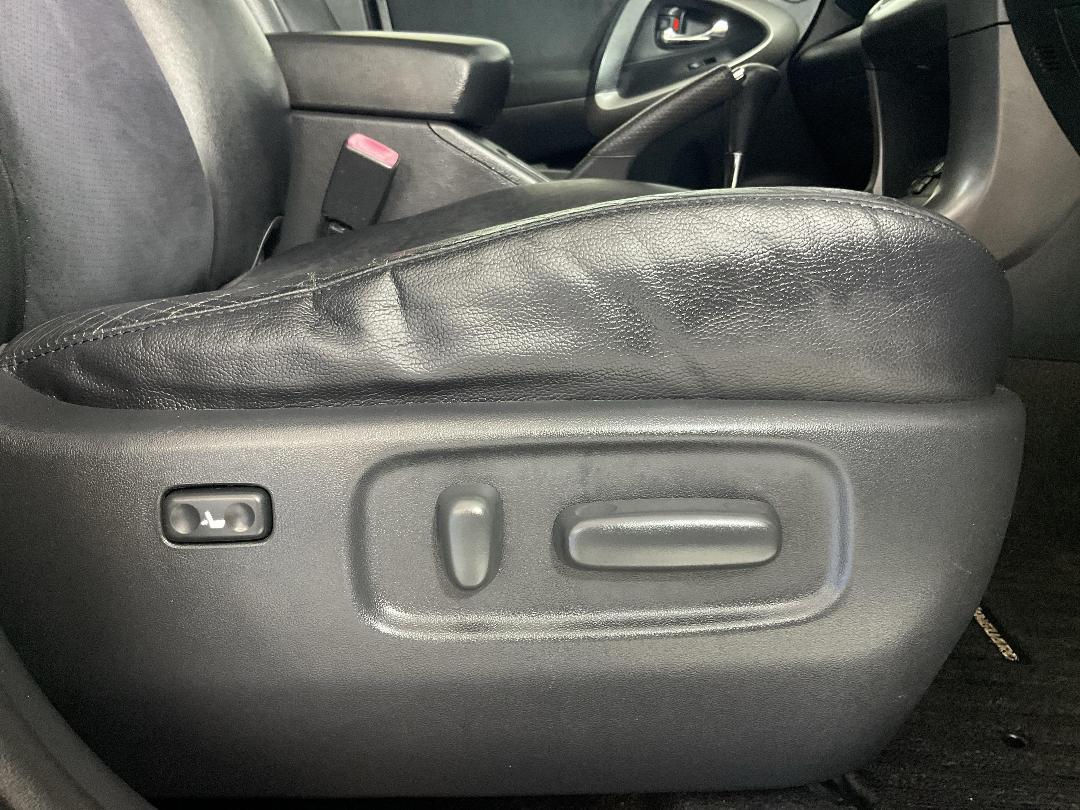 Photo '33' of Toyota Vanguard