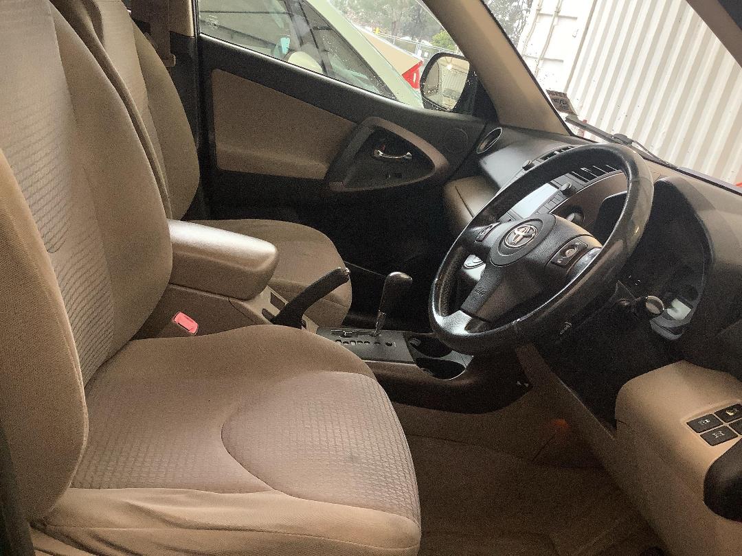 Photo '9' of Toyota Vanguard Photo '9' of Toyota Vanguard