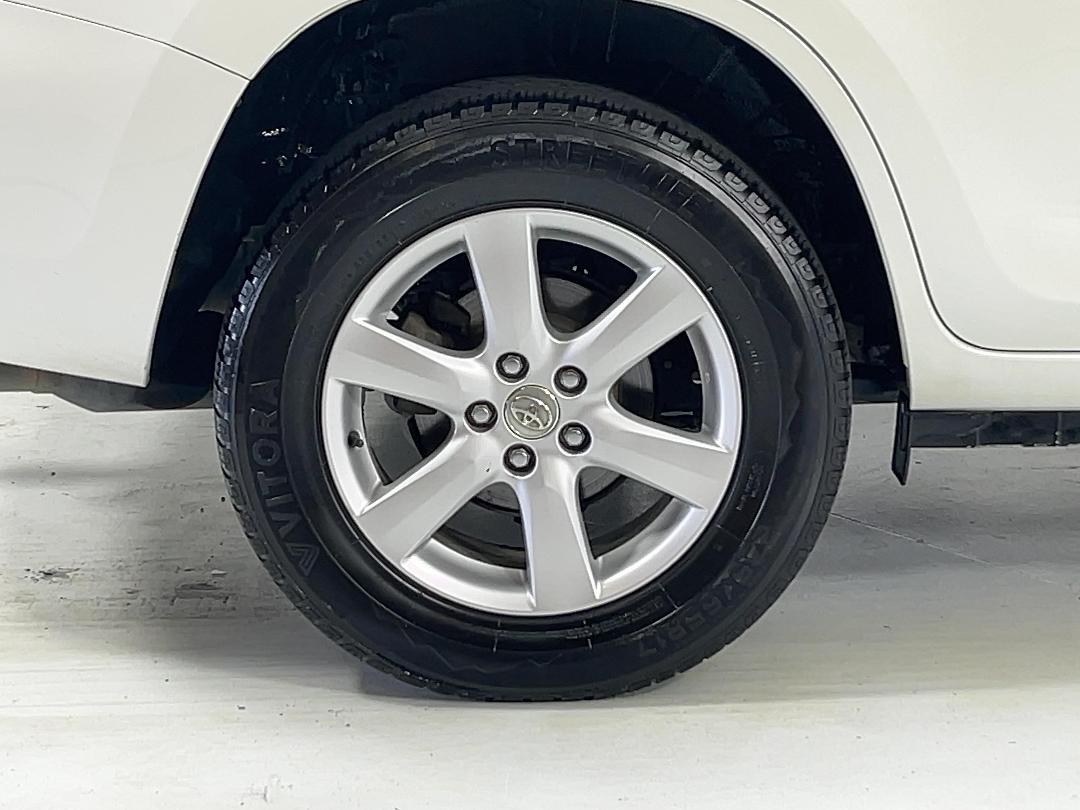 Photo '12' of Toyota Vanguard Photo '12' of Toyota Vanguard