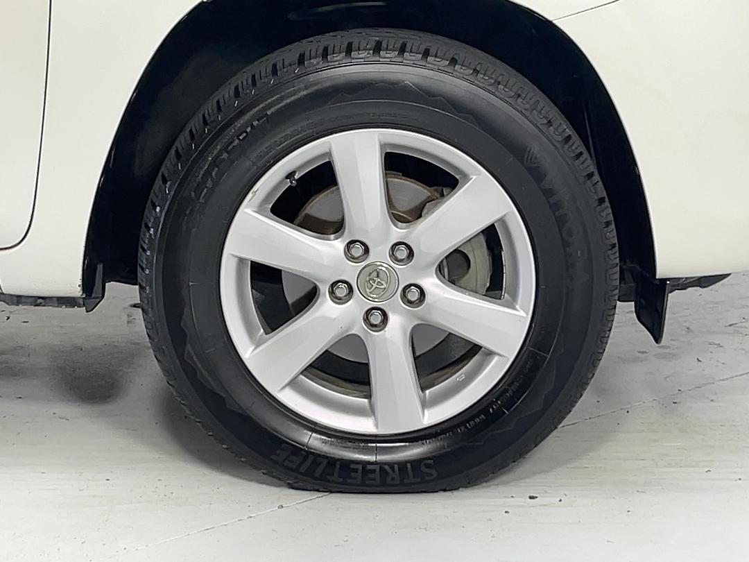 Photo '9' of Toyota Vanguard Photo '9' of Toyota Vanguard