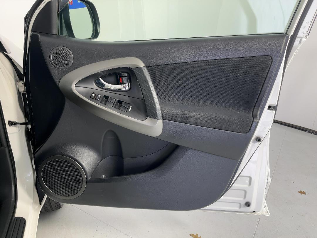 Photo '15' of Toyota Vanguard Photo '15' of Toyota Vanguard