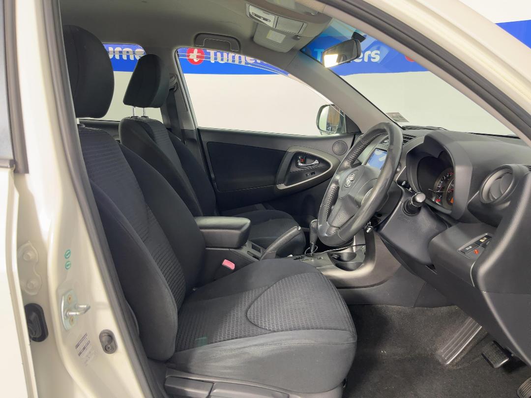 Photo '16' of Toyota Vanguard Photo '16' of Toyota Vanguard