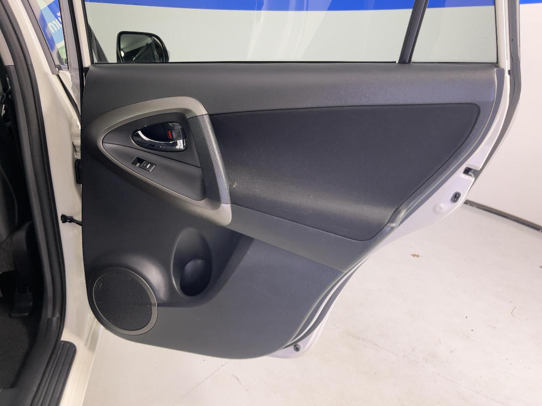 Photo '19' of Toyota Vanguard Photo '19' of Toyota Vanguard