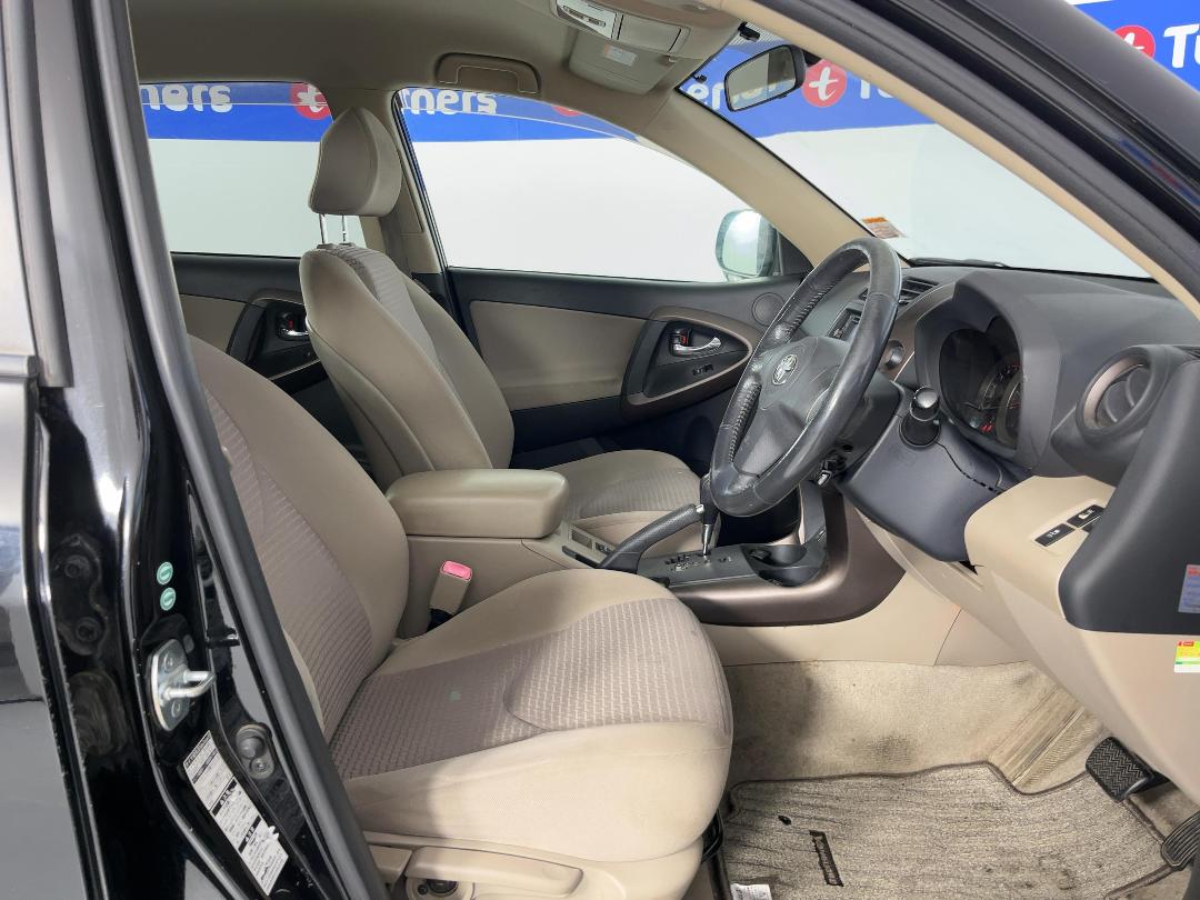 Photo '16' of Toyota Vanguard