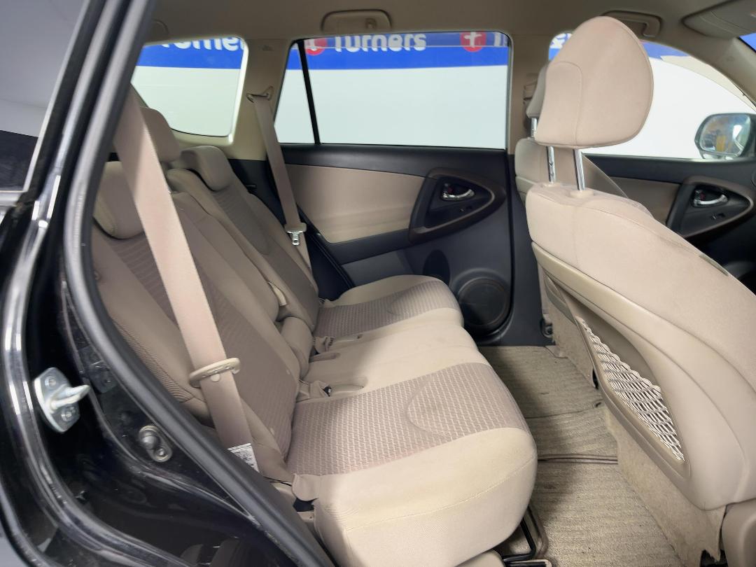 Photo '20' of Toyota Vanguard