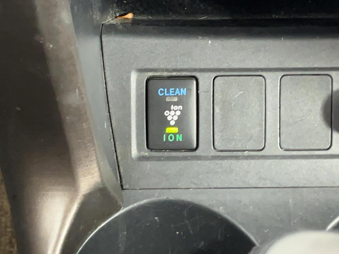 Photo '28' of Toyota Vanguard