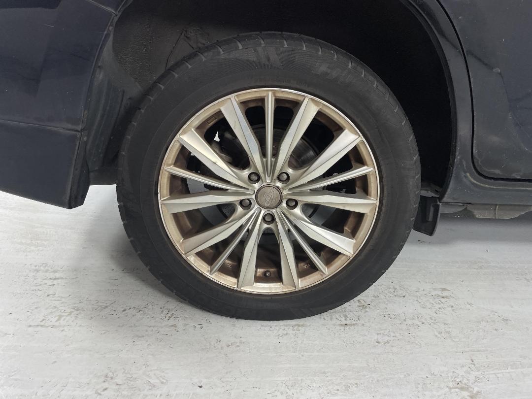 Photo '10' of Toyota Vanguard