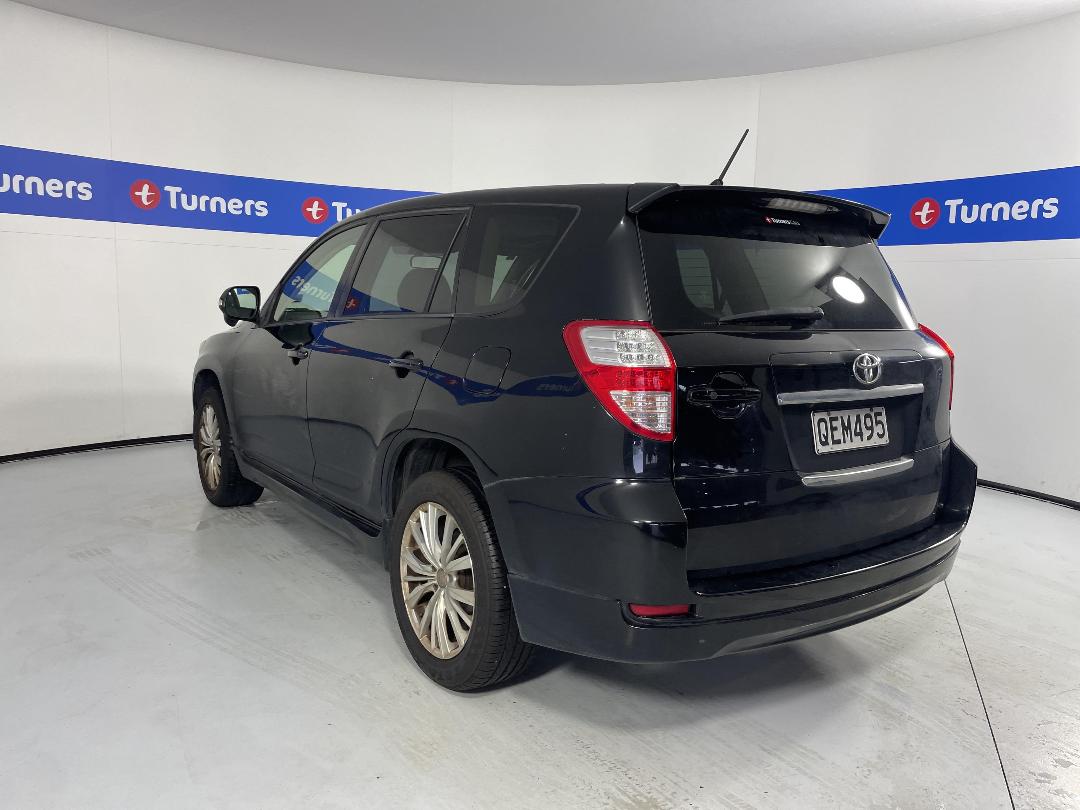 Photo '4' of Toyota Vanguard