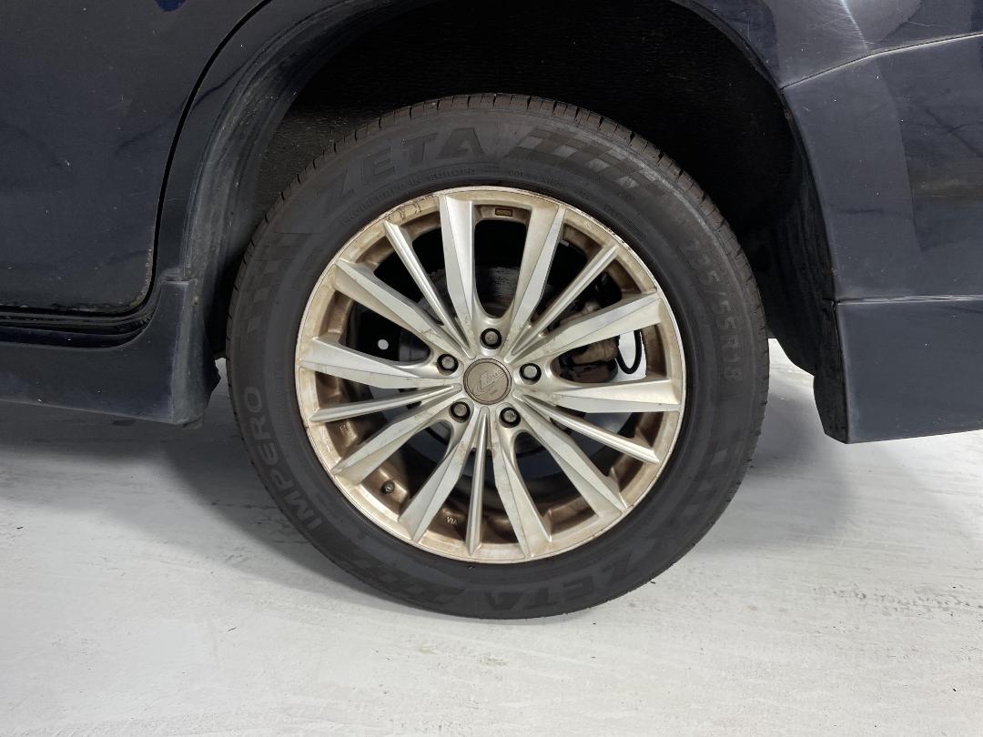 Photo '9' of Toyota Vanguard