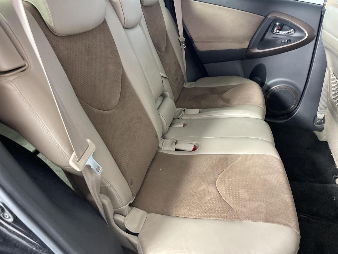 Photo '18' of Toyota Vanguard