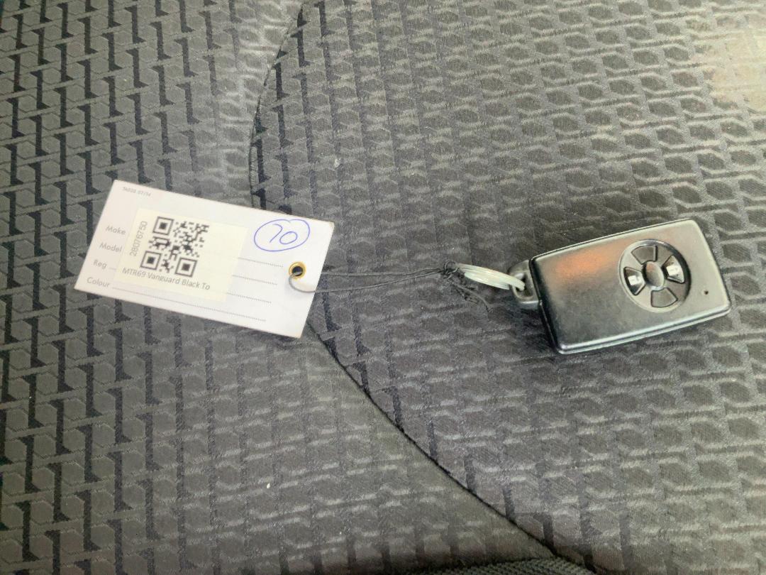 Photo '11' of Toyota Vanguard