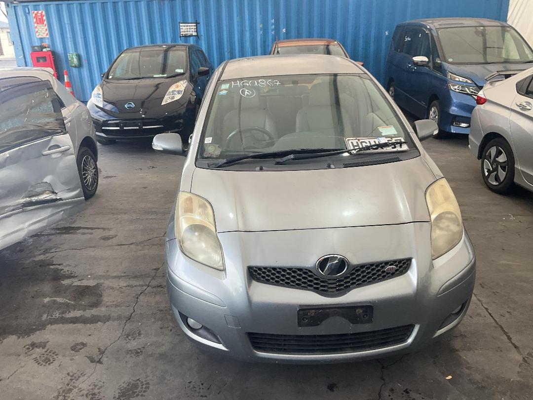 Photo '2' of Toyota Vitz