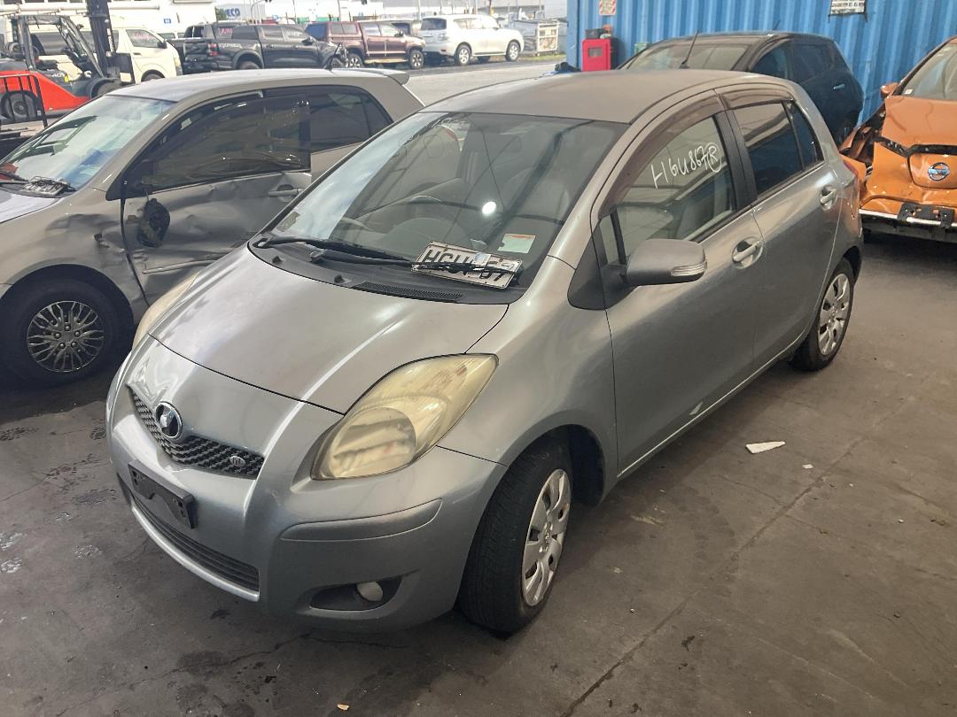 Photo '3' of Toyota Vitz