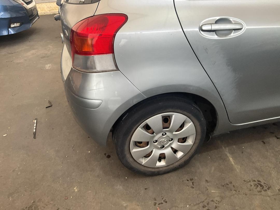 Photo '14' of Toyota Vitz