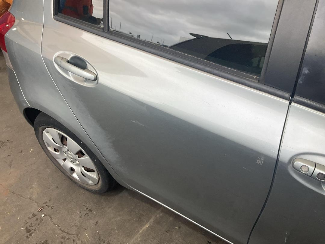 Photo '13' of Toyota Vitz