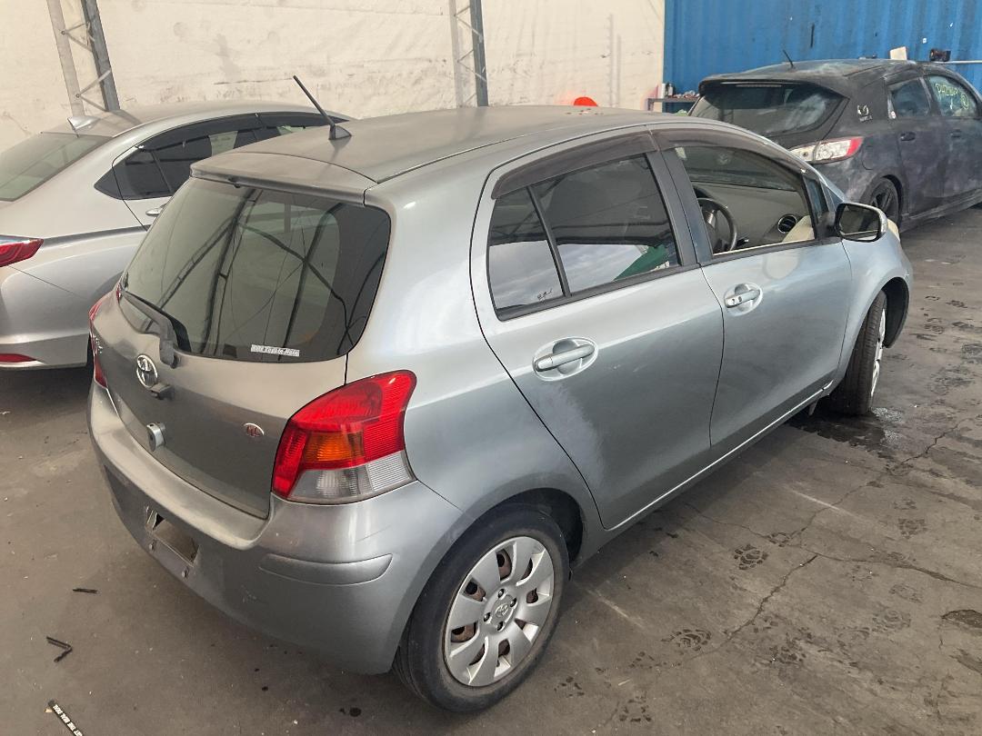 Photo '5' of Toyota Vitz