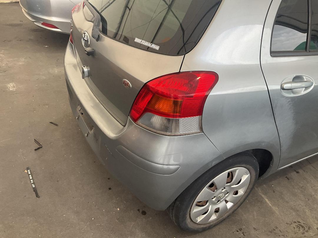 Photo '17' of Toyota Vitz