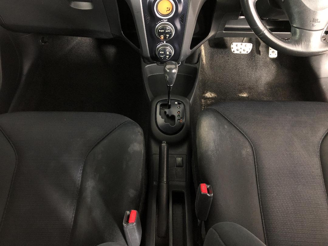 Photo '18' of Toyota Vitz