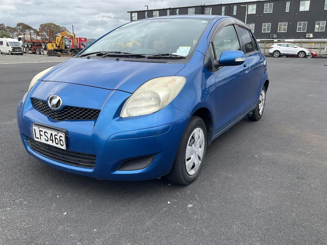 Photo '7' of Toyota Vitz Photo '7' of Toyota Vitz