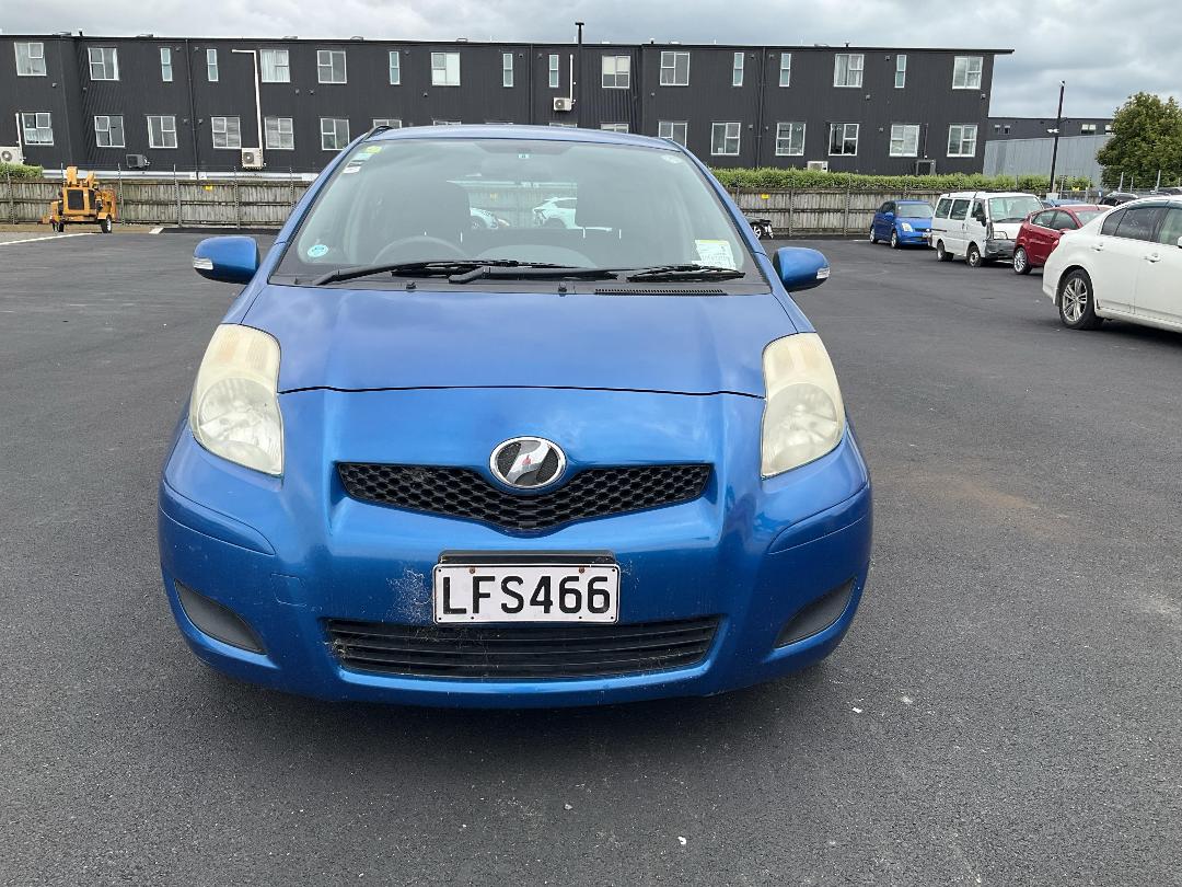 Photo '8' of Toyota Vitz Photo '8' of Toyota Vitz