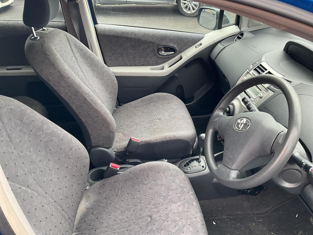 Photo '9' of Toyota Vitz Photo '9' of Toyota Vitz