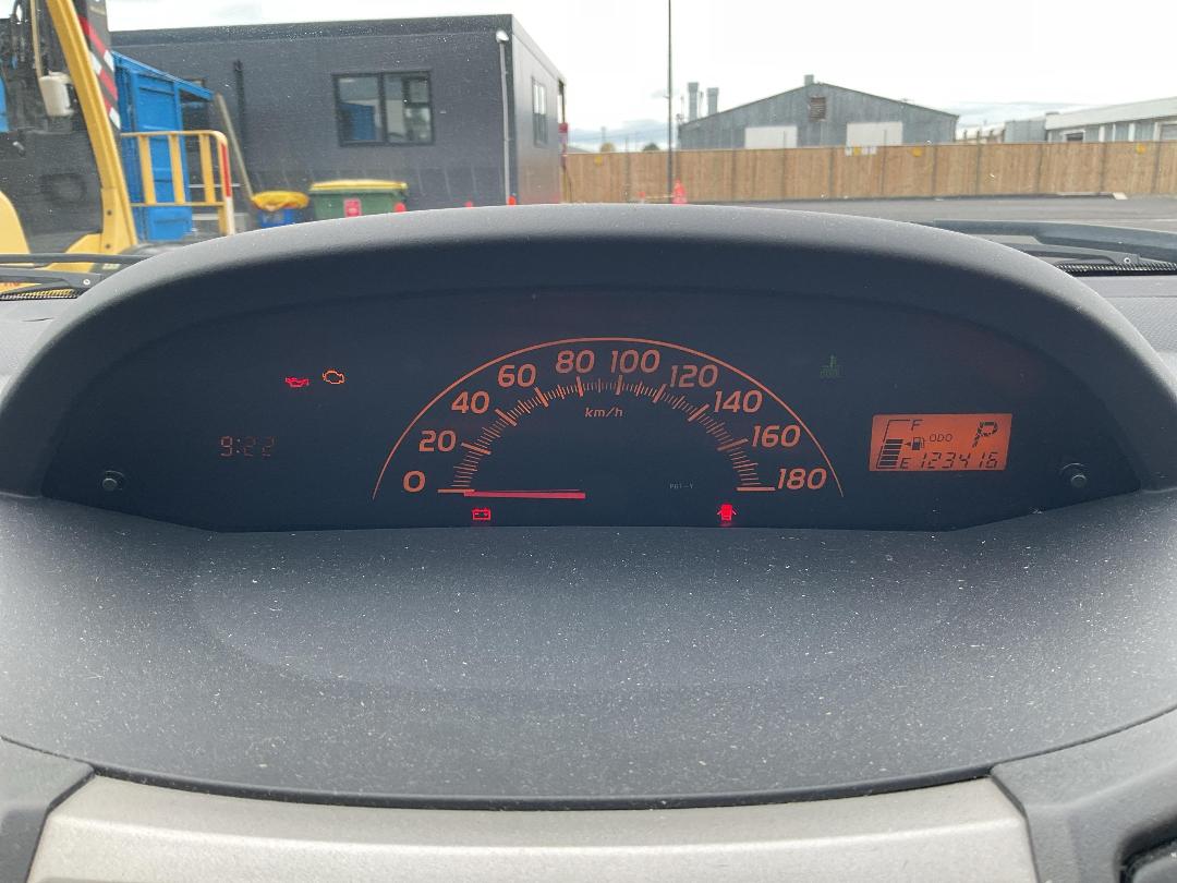 Photo '11' of Toyota Vitz Photo '11' of Toyota Vitz