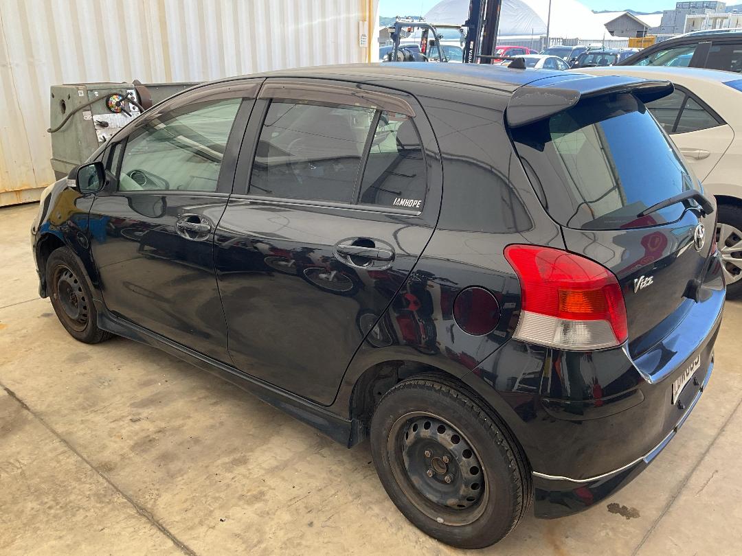 Photo '3' of Toyota Vitz Photo '3' of Toyota Vitz