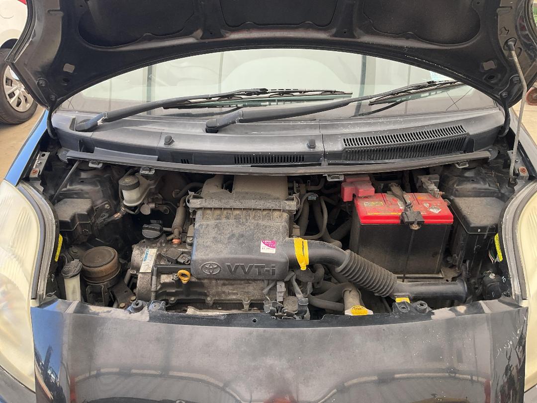 Photo '14' of Toyota Vitz Photo '14' of Toyota Vitz