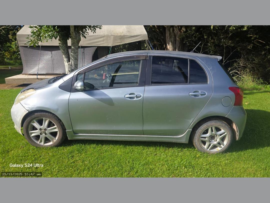 Photo '3' of Toyota Vitz RS