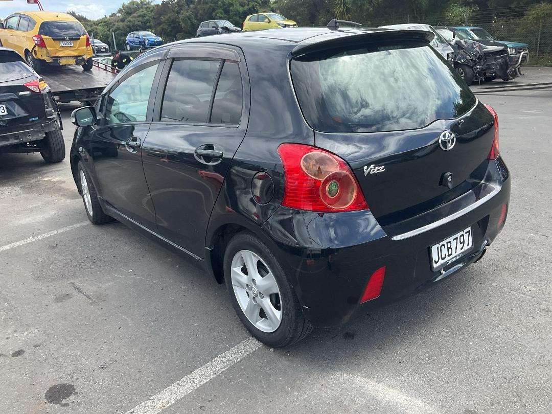 Photo '3' of Toyota Vitz