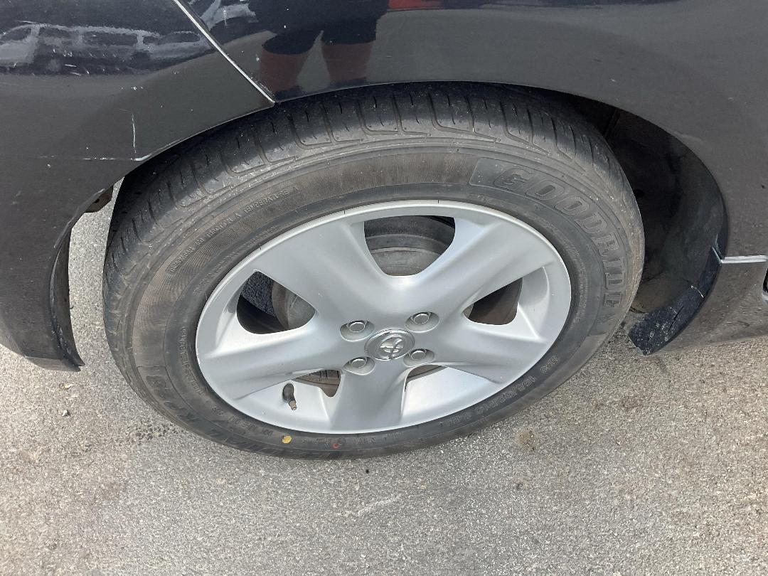 Photo '5' of Toyota Vitz