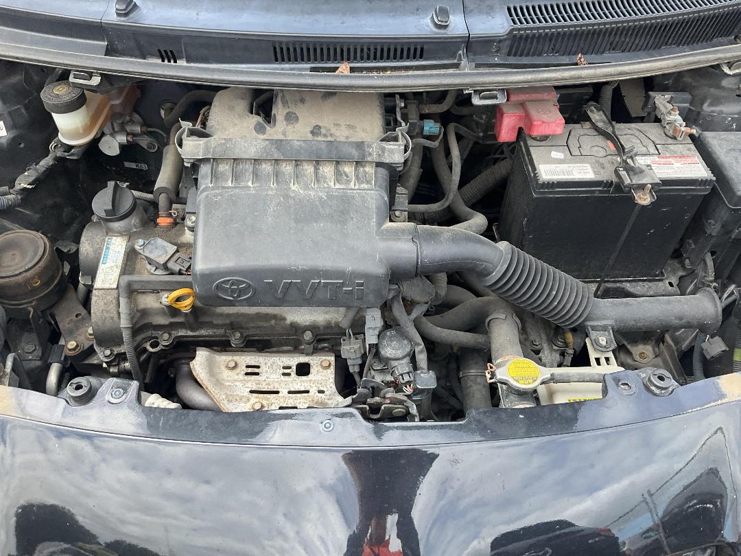 Photo '7' of Toyota Vitz