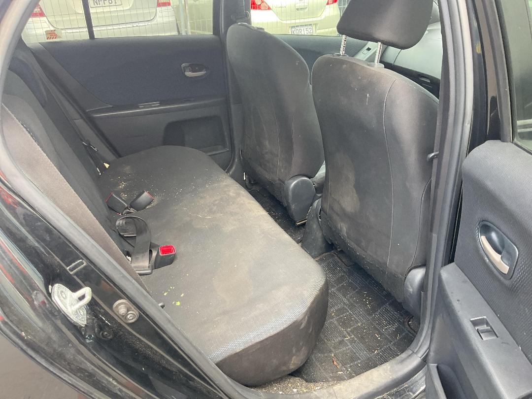 Photo '12' of Toyota Vitz