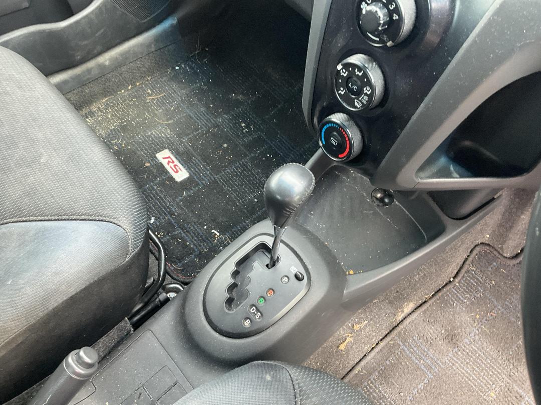 Photo '14' of Toyota Vitz