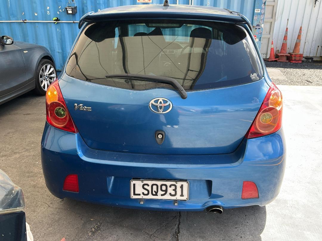 Photo '4' of Toyota Vitz