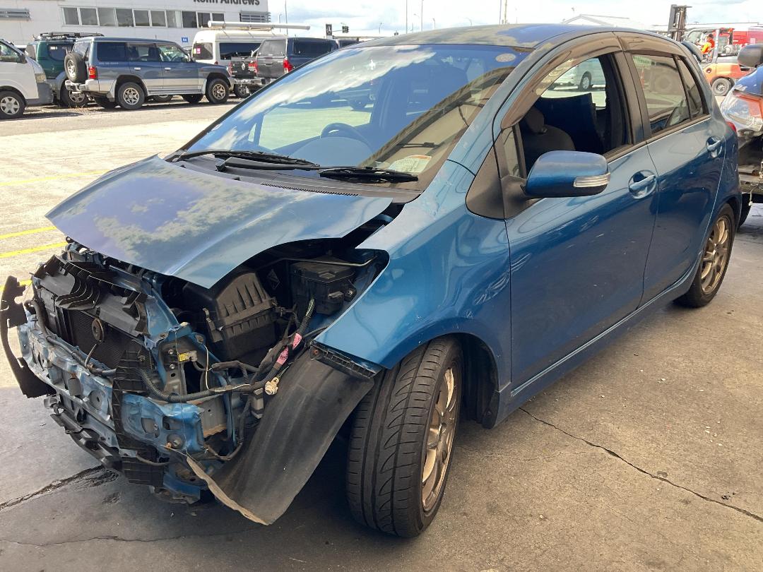 Photo '2' of Toyota Vitz