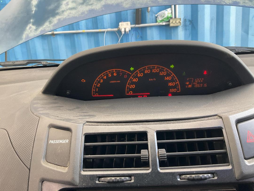 Photo '9' of Toyota Vitz