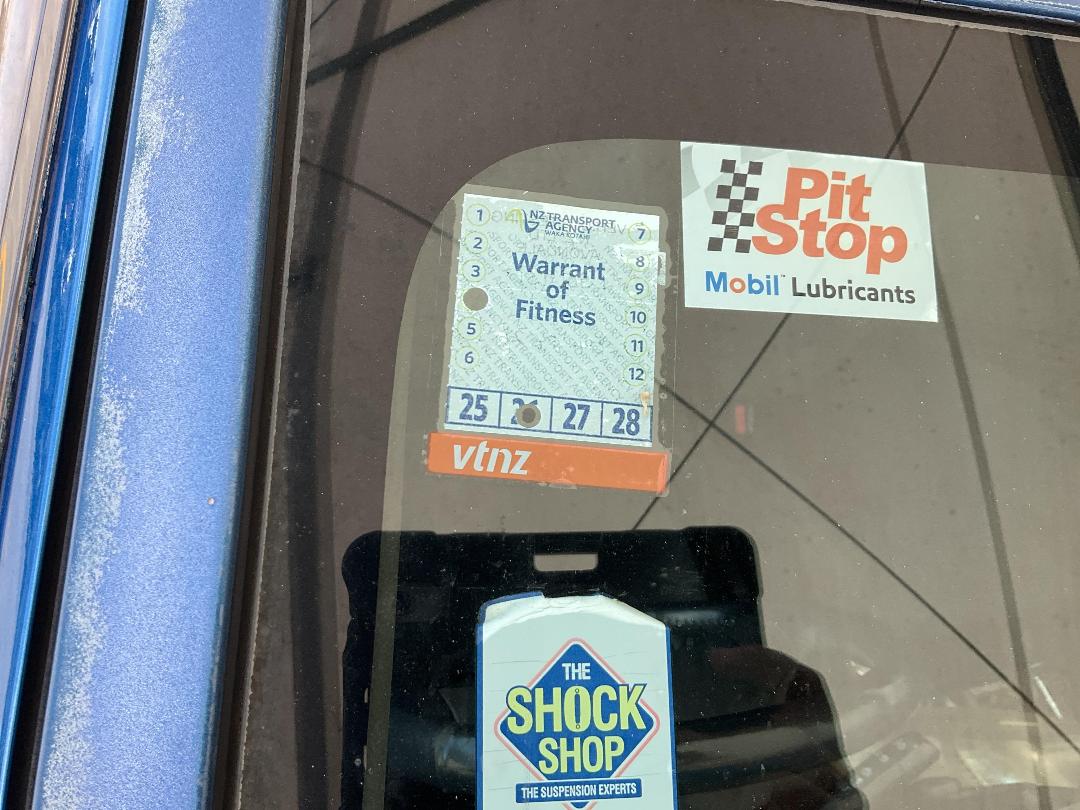 Photo '15' of Toyota Vitz