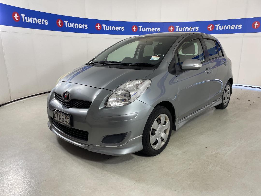 Photo '4' of Toyota Vitz